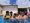 Gruppenurlaub und ein Gruppenfoto im Pool 